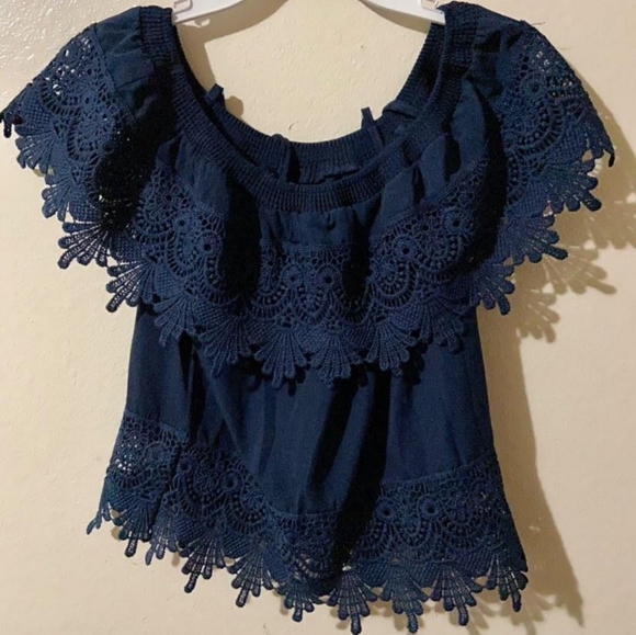 Shoulder less Top - Picture 2 of 2